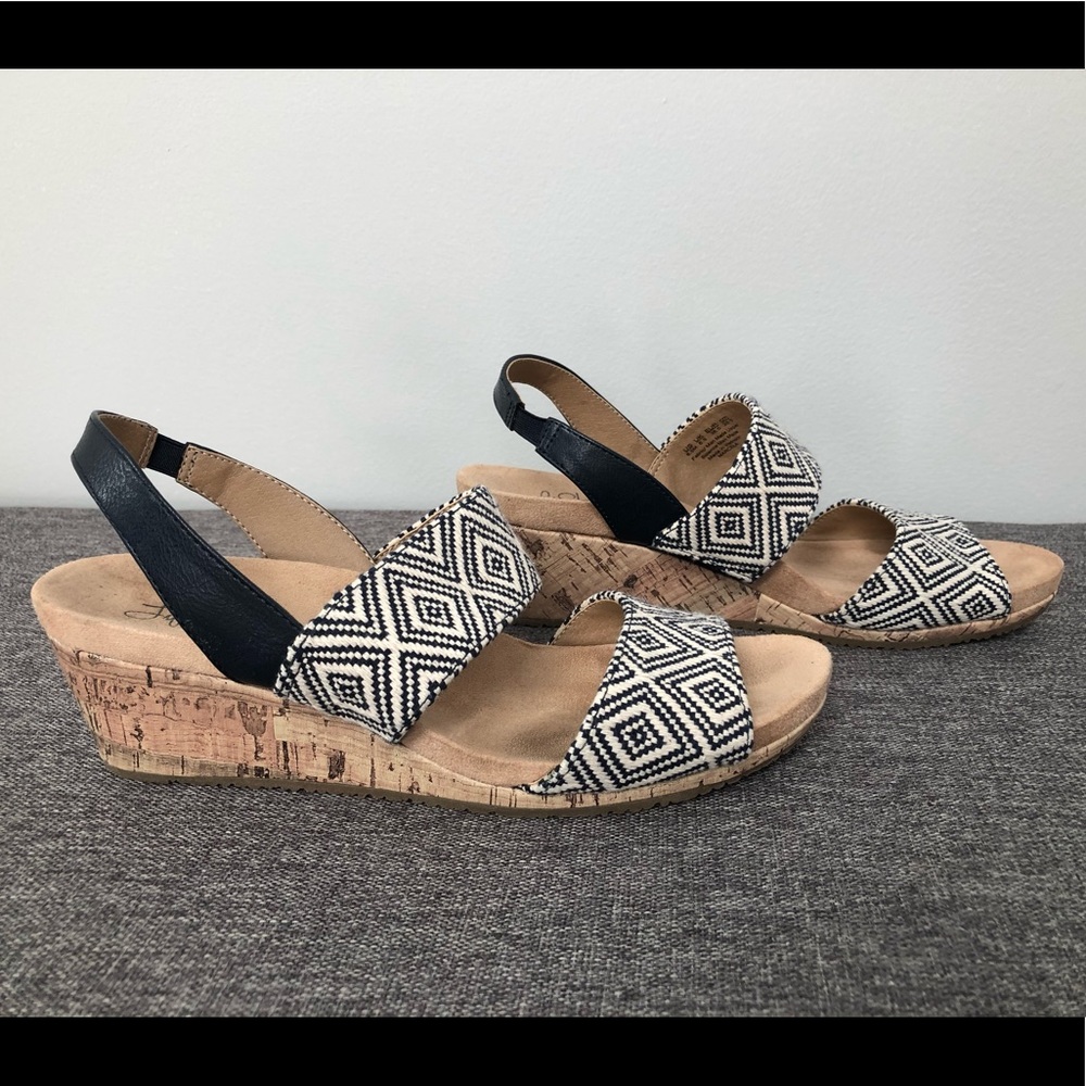 Life Stride Navy Blue & White Marcela Wedge Sandal